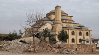 Depremde yıkılan tarihi mekanlar fotoğraflandı