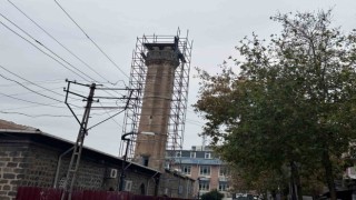 Depremde zarar gören Ulu Camii minaresi onarılmaya başlandı