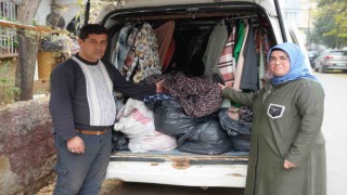 Depremzede karı koca kendi yaptıkları el emeği ürünleri satarak hayta tutunuyor