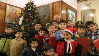 Depremin vurduğu İskenderunda Noel etkinliği