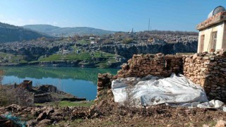 Dicle ilçesi ile köyleri yakınlaştıran köprü yapılmayı bekliyor