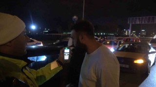 Direksiyonda alkollü yakalandı, pavyona gidemediği için üzüldü