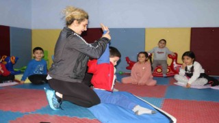 Diyarbakırda çocuklar spor yaparak zinde tutuluyor