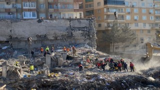 Diyarbakırda depremde 77 kişiye mezar olan binanın inşasında elverişsiz malzeme kullanılmış