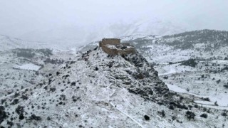 Doğu Karadenizin en görkemli kalesine kar altında doğa yürüyüşü
