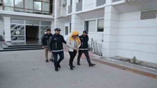 Dolandırıcılıktan Interpol tarafından aranan şahıs Mersinde yakalandı