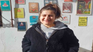Duvardaki kartpostallarda mutluluk var