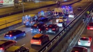 E-5 Karayolunda araç ve motosiklet çarpıştı: 2 yaralı