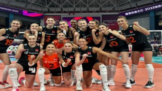 Eczacıbaşı Dynavit, FIVB Dünya Kulüpler Şampiyonasında yarı finalde