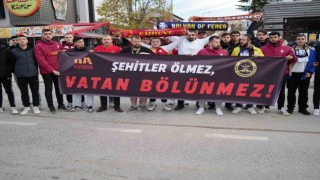Edirnede Galatasaray ve Fenerbahçe taraftarları şehitler için pankart açtı