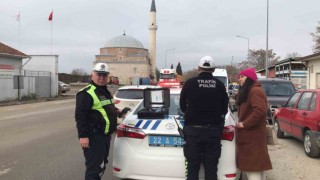 Edirnede iki otomobilin çarpışması sonucu bir kişi yaralandı