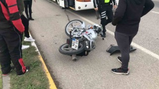 Edirnede otobüs, otomobil ile motosikletin karıştığı kazada 1 kişi yaralandı