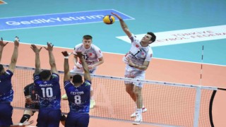 Efeler Ligi: Ziraat Bankkart: 3- Develi Belediyespor: 2