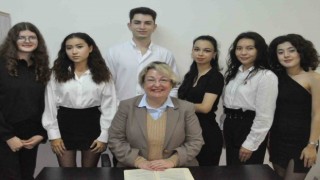 Egeli genç iletişimcilerden “İletişim Serüveni” projesi