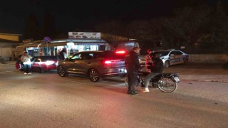 Ehliyetsiz araç kullanan 3 kişi polise yakalandı
