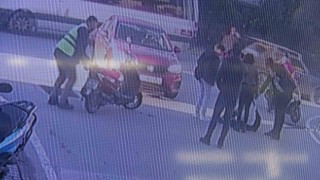 Ehliyetsiz sürücünün kullandığı motosiklet otomobille çarpıştı: 1 yaralı