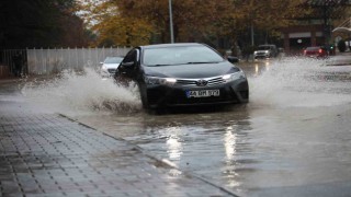 Elazığda sağanak yağış etkili oldu