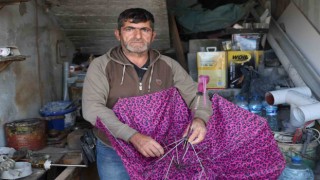 Enkaz çarşısının kalaycısı, 35 yıldır çekiç sallayarak ekmek parasını kazanıyor