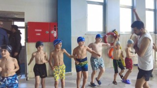 Ercişte 20 bin öğrenci yüzme eğitimi aldı
