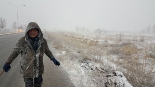 Erzincan kent merkezine mevsimin ilk karı düştü