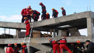 Erzincanda gerçeği aratmayan deprem tatbikatı