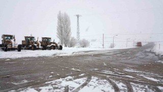 Erzincanın yüksek kesimlerinde kar yağışı etkili oldu