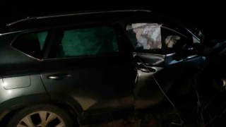 Erzurumda otomobiller kafa kafaya çarpıştı: 2 yaralı