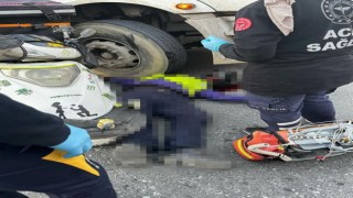 Esenyurtta kamyonun çarptığı motor kurye hayatını kaybetti