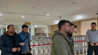 Eski milli futbolcu Oktay Derelioğlunu darp eden iki kişi tutuklandı