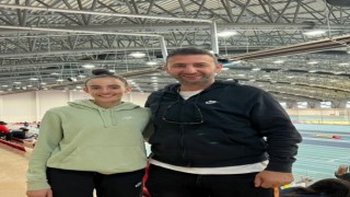 Eskişehirli milli atletten Türkiye rekoru
