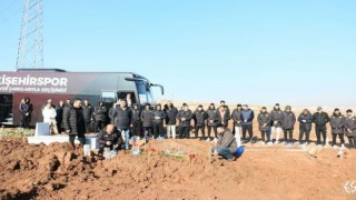 Eskişehirspor Kulübü emektar aşçısını kabri başında andı