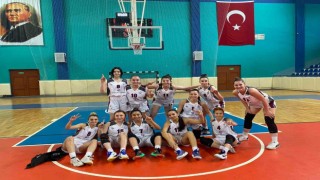 ESTÜ Erkek ve Kadın Basketbol Takımları Kütahyada şampiyonluk yaşadı