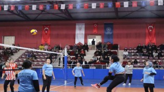 Ev ekonomisine katkı sağlayan kadınlardan kurulan takım sonunda rakip buldu