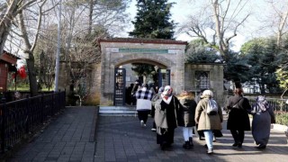 Eyüpsultanda cami ve türbe gezileri başladı