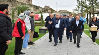Fatihte liseli gençlerle lale dikimi