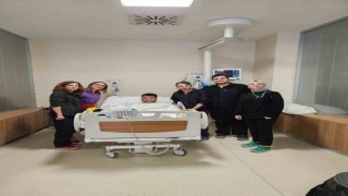 Felçli hasta başarılı operasyonla yeniden ayağa kaldırıldı