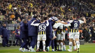 Fenerbahçe, 4 golle liderliğini sürdürdü