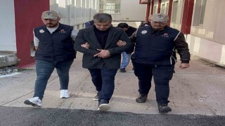 FETÖcü hükümlü öğretmen ve polis Adanada yakalandı