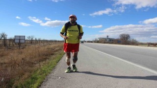 Fransadan yola çıkan koşucu, koşa koşa Adanadaki maratona gidiyor