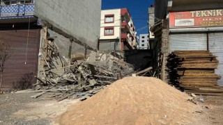 Gaziantepte beton dökümü sonrası inşaat çöktü: 1i ağır 2 yaralı
