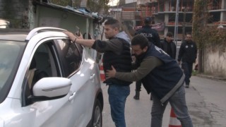 Gaziosmanpaşada dar alan uygulaması: Aranan 10 şahıs yakalandı