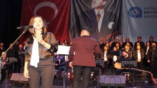Gazipaşa Kültür Merkezinde Türk Halk Müziği Korusundan ilk konser