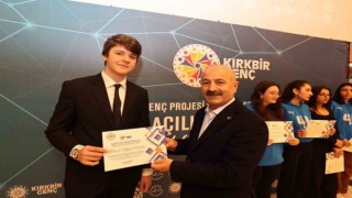 Gençler liderliği öğreniyor