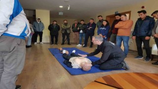 Gençlik ve Spor İl Müdürlüğü çalışanlarına ilk yardım ve afet farkındalık eğitimi
