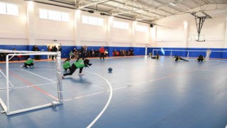 Görme engelliler, goalball farkındalık maçında karşı karşıya geldi