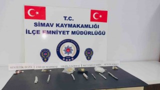 Gözlük kılıfından uyuşturucu çıktı