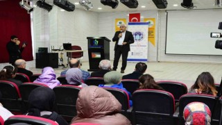 Güder, öğrencilerle filmi izledi