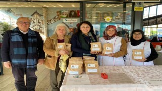 Gülümse Kafe, üretici kadınların da gelir kapısı oldu