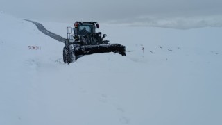 Hakkaride yoğun kar yağışı: 6 köy ve 12 mezra yolu ulaşıma kapandı