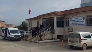 Hatayda göçmen kaçakçılığından aranan 3 kişi yakalandı